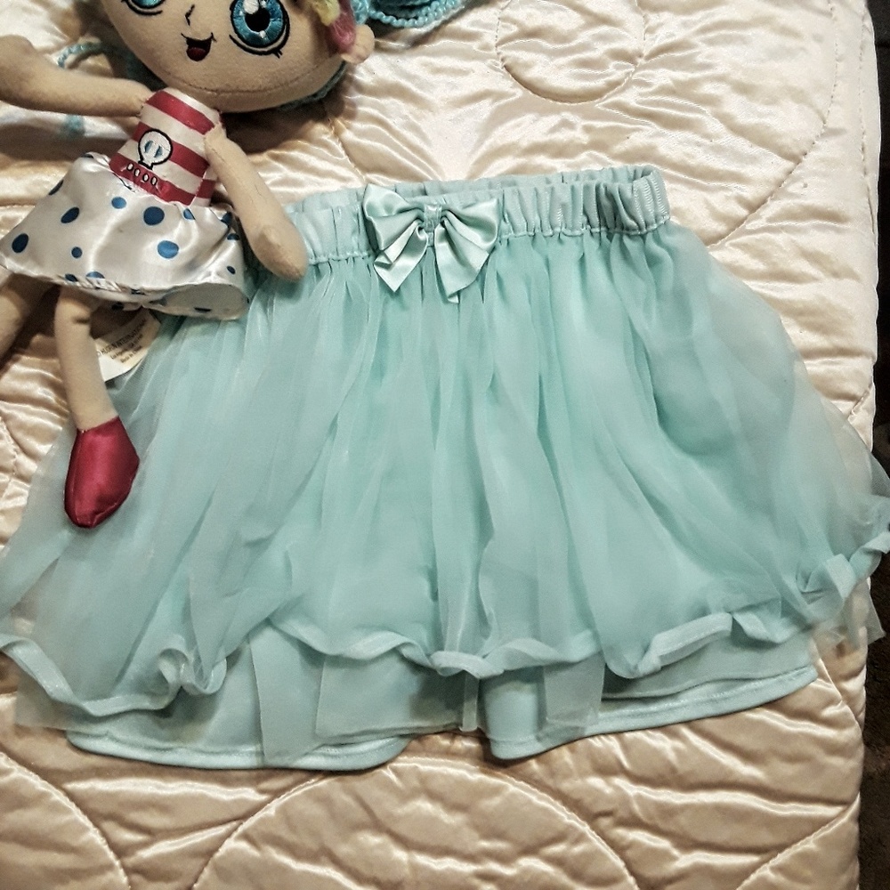 🍓 Ruffled skirts